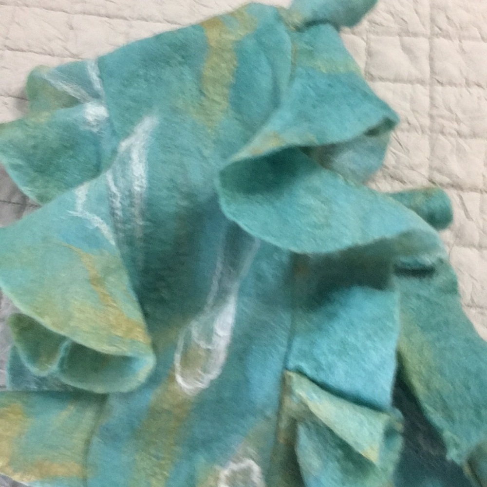 YOMO New York felt Scarf